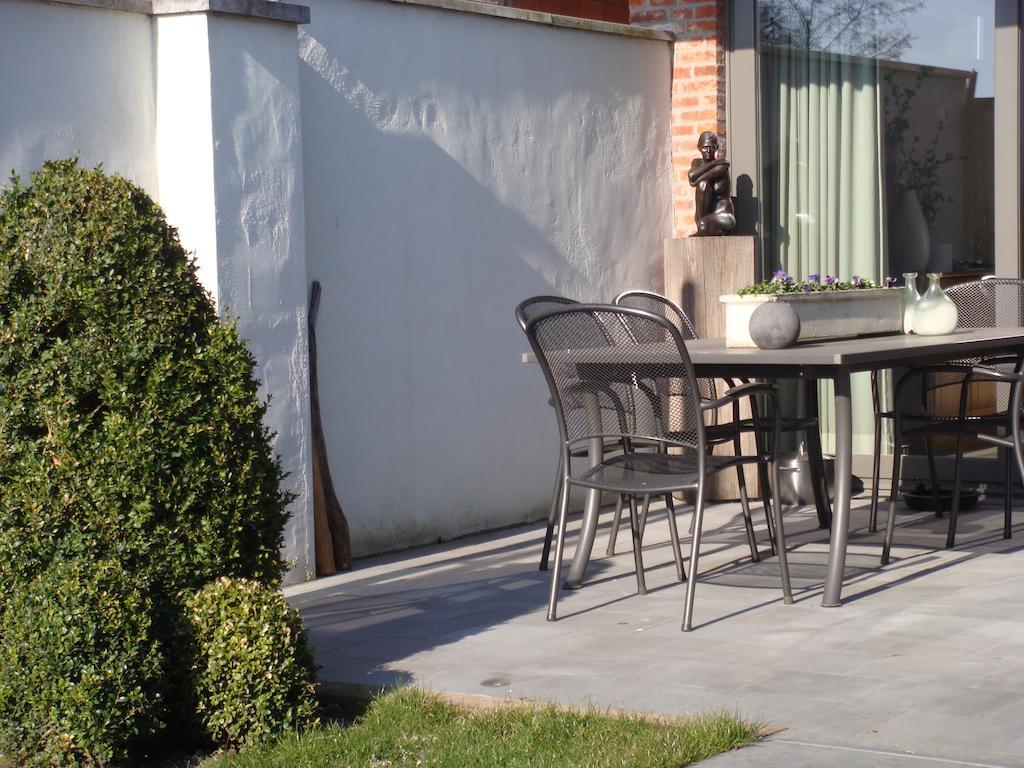 B&B De Grote Plaats โฮกสตราเทน ภายนอก รูปภาพ