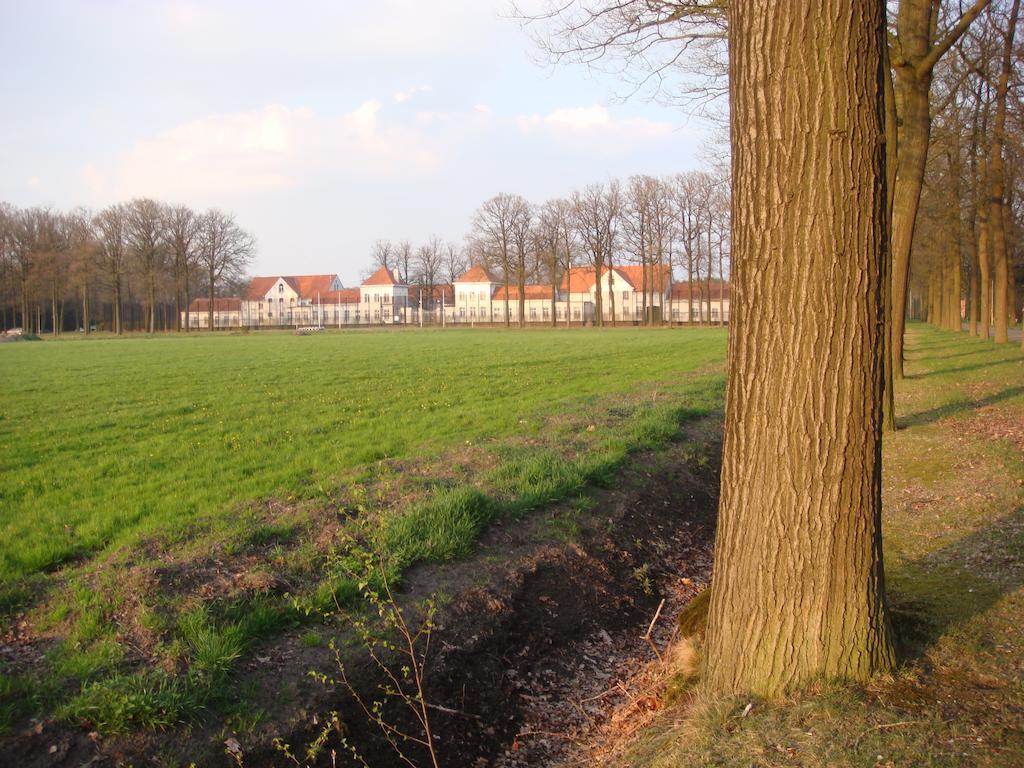 B&B De Grote Plaats โฮกสตราเทน ภายนอก รูปภาพ