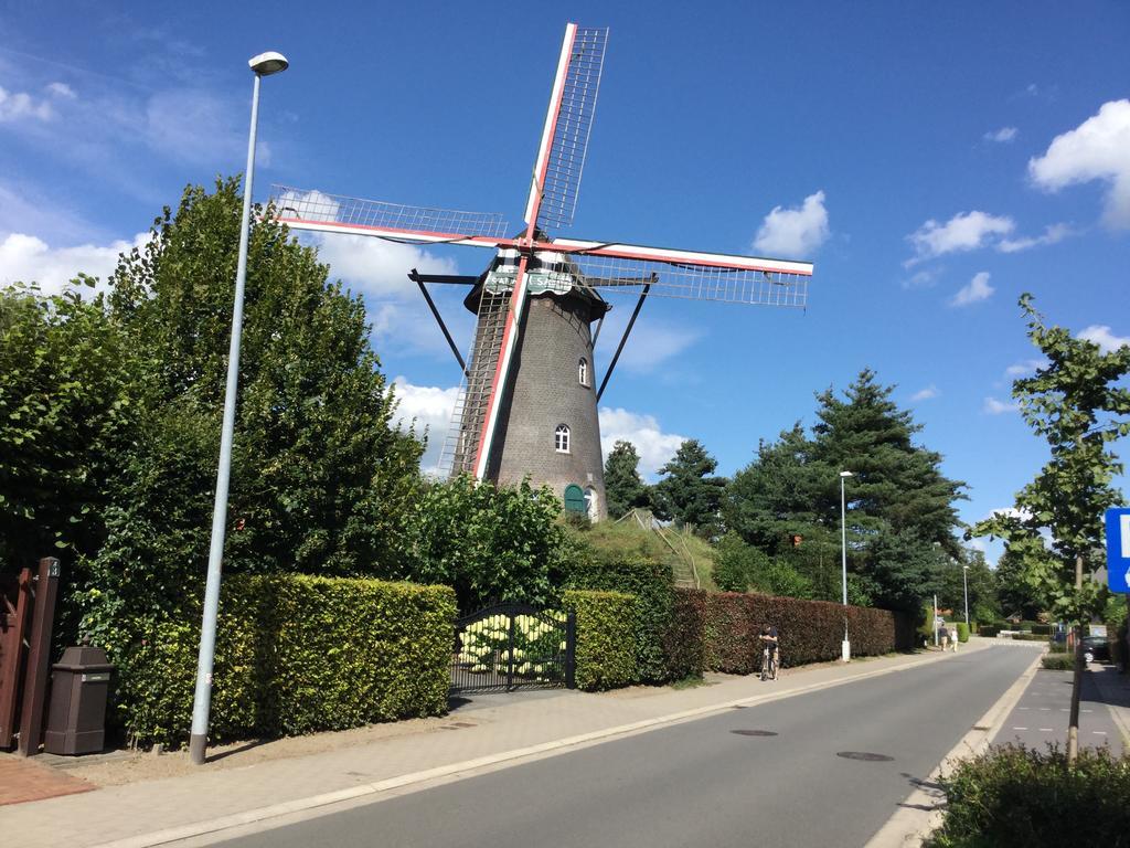 B&B De Grote Plaats โฮกสตราเทน ภายนอก รูปภาพ