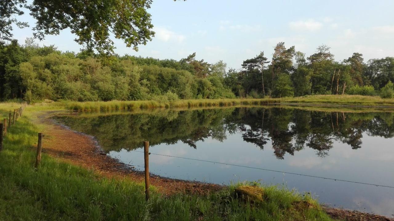 B&B De Grote Plaats โฮกสตราเทน ภายนอก รูปภาพ